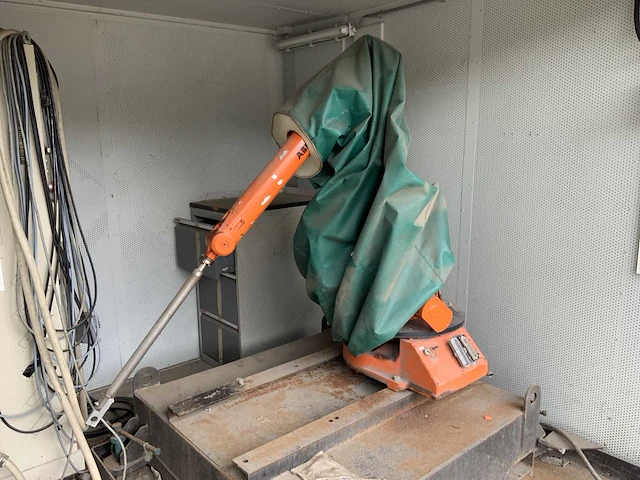Abb robot in opslagcontainer - afbeelding 16 van  17