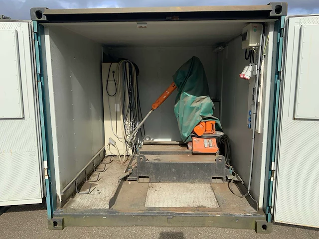 Abb robot in opslagcontainer - afbeelding 2 van  17