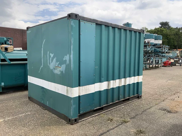Abb robot in opslagcontainer - afbeelding 6 van  17