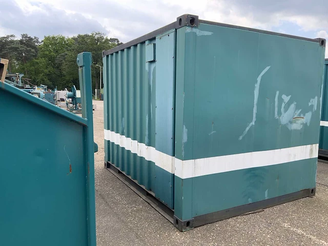 Abb robot in opslagcontainer - afbeelding 7 van  17
