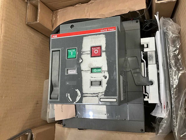 Abb sace t6s 630 installatieautomaat - afbeelding 4 van  8