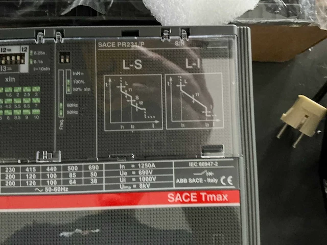 Abb sace tmax t7d1250pv vermogenschakelaar - afbeelding 4 van  5