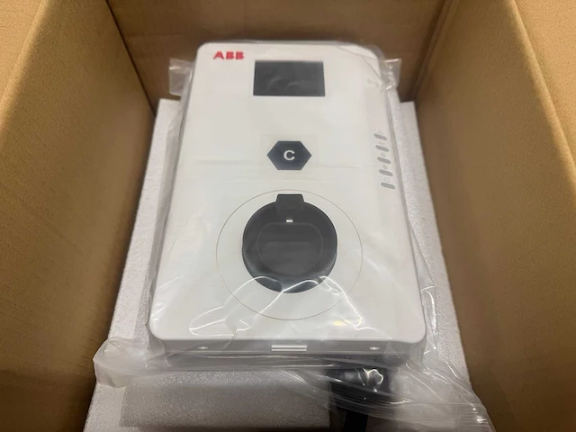 Abb wallbox / laadpaal - terra ac wall t2 3f 32a 4g met laadkabel 5 meter - afbeelding 4 van  6