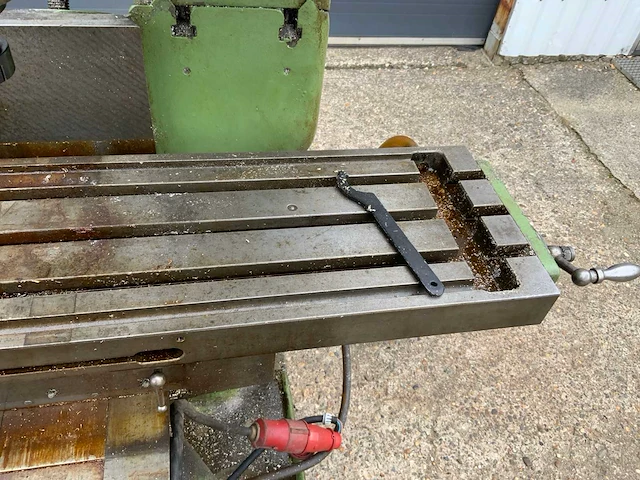 Abene vhf2 freesmachine - afbeelding 9 van  26