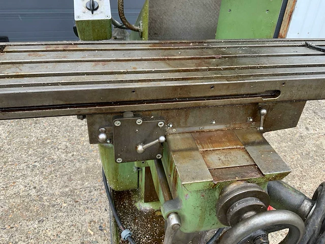 Abene vhf2 freesmachine - afbeelding 14 van  26