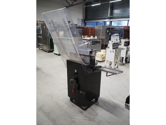 Abo - afbeelding 13 van  18