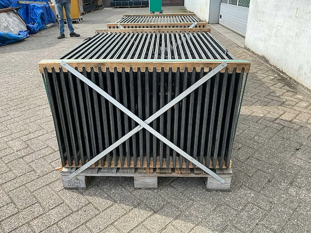 Abound solar ab1-67b zonnepaneel (104x) - afbeelding 7 van  8