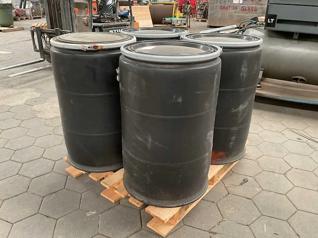 Absorptie materiaal in kunstof vat (4x) - afbeelding 3 van  4