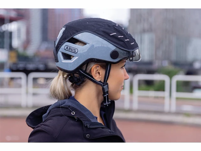 Abus pedelec 2.0 ace stadshelm met achterlicht en vizier zwart, maat s - afbeelding 4 van  7