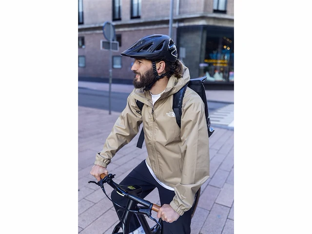 Abus urbani 3.0 ace sportieve fietshelm met ledachterlicht verlengd scherm en magneetsluiting zwart maat s - afbeelding 3 van  5