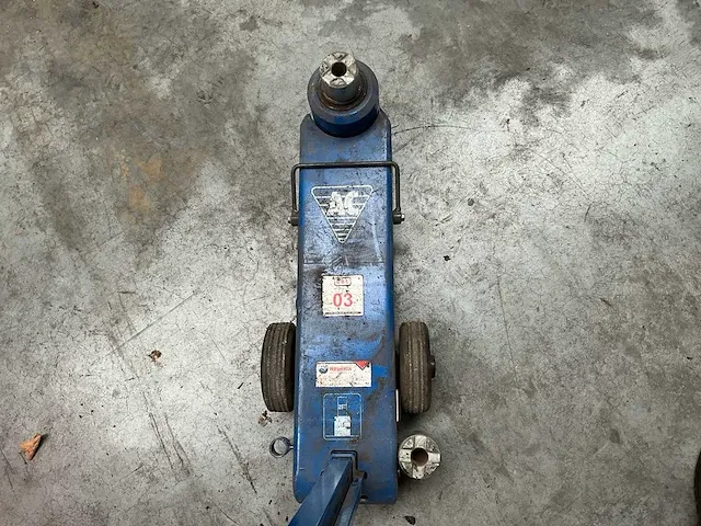 Ac-hydraulics 25-t hydropneumatische garagekrik - afbeelding 2 van  5