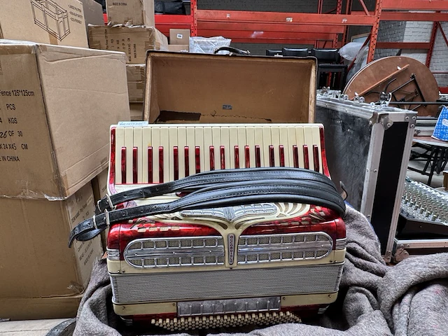 Accordeon met koffer accordiola - afbeelding 1 van  10