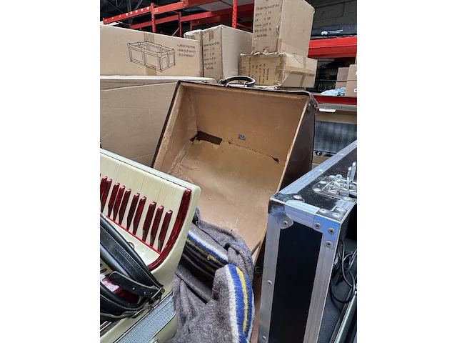 Accordeon met koffer accordiola - afbeelding 10 van  10