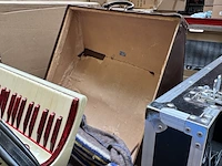 Accordeon met koffer accordiola - afbeelding 10 van  10