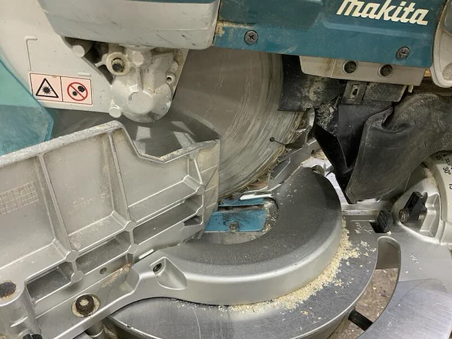 Accu afkortzaag makita, dls211, blauw, bouwjaar 2019 - afbeelding 8 van  8