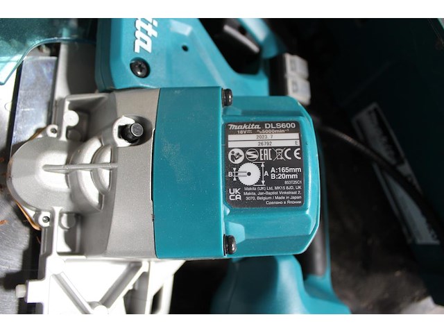 Accu afkortzaag makita. - afbeelding 2 van  4