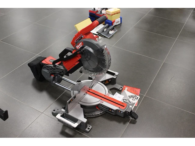 Accu afkortzaag met verstekfunctie milwaukee m18 fms254. nieuw. excl. accu - afbeelding 2 van  4