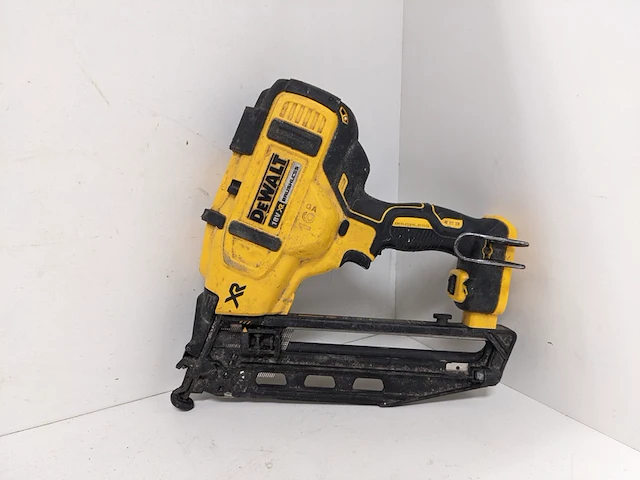 Accu afwerk tacker body 32-63 mm, dewalt, dcn660 - afbeelding 1 van  6
