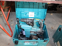 Accu boorhamer makita met hepa filter met accu en lader in kunststofkoffer. - afbeelding 1 van  4