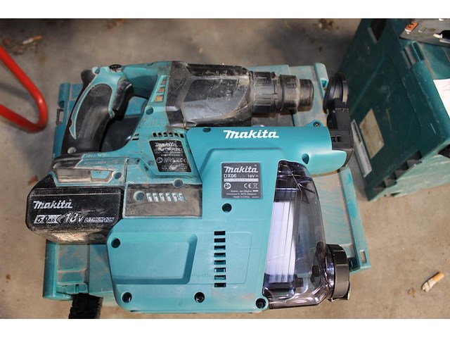 Accu boorhamer makita met hepa filter met accu en lader in kunststofkoffer. - afbeelding 2 van  4