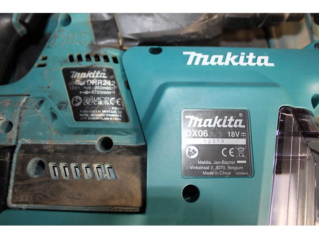 Accu boorhamer makita met hepa filter met accu en lader in kunststofkoffer. - afbeelding 3 van  4