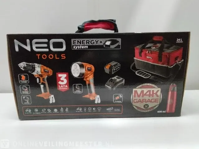 Accu boormachine en accu lamp neo tools, m4k garage, oranje - afbeelding 2 van  3