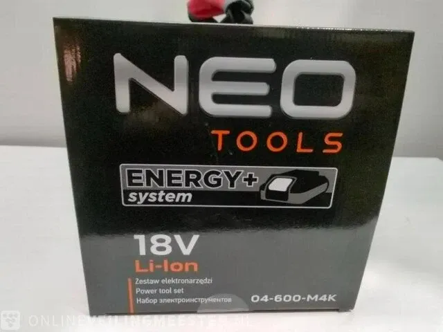 Accu boormachine en accu lamp neo tools, m4k garage, oranje - afbeelding 3 van  3