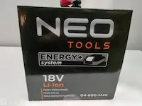 Accu boormachine en accu lamp neo tools, m4k garage, oranje - afbeelding 3 van  3