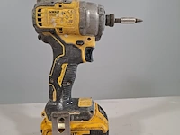 Accu boormachine en slagschroevendraaier, dewalt, dcd709, dcf809 - afbeelding 8 van  10