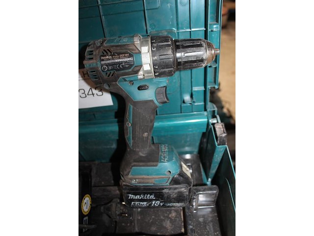 Accu boormachine makita met accu en lader in kunststofkoffer. - afbeelding 2 van  2