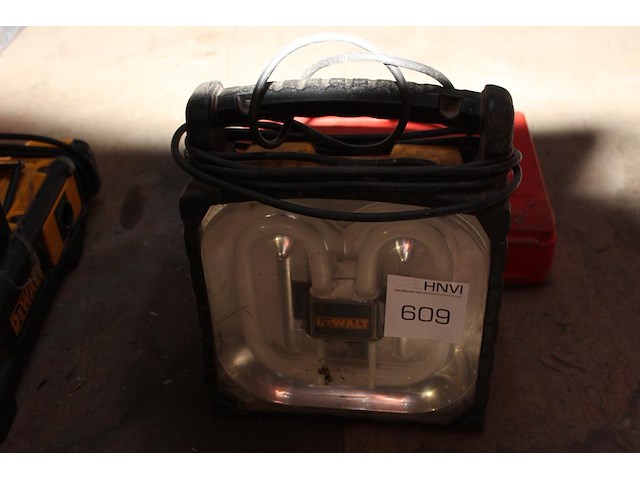 Accu bouwlamp dewalt. - afbeelding 1 van  2