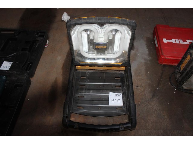 Accu bouwlamp dewalt. - afbeelding 1 van  3