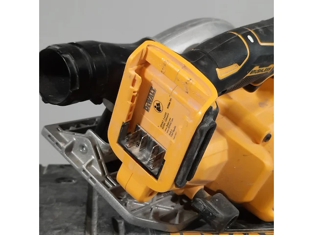 Accu cirkelzaag, dewalt, dcs565, 2022 - afbeelding 9 van  10