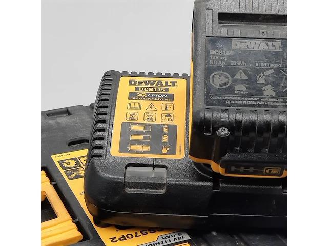 Accu cirkelzaag dewalt, dcs570 - afbeelding 2 van  11