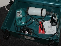 Accu cirkelzaag makita cc300d met 3 accu's en lader in kunststof koffer. - afbeelding 3 van  3