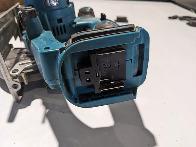 Accu cirkelzaag makita, dss501, blauw, bouwjaar 2015 - afbeelding 5 van  6