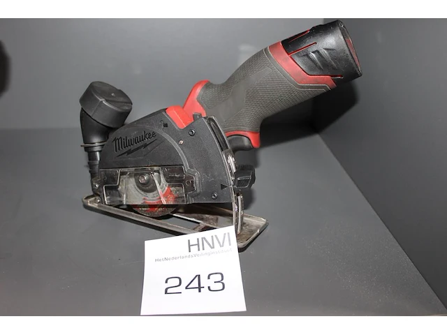 Accu cirkelzaag milwaukee m12 fcot met 2 ah accu. - afbeelding 1 van  2