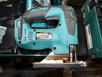 Accu decoupeerzaag makita met accu en lader in kunststofkoffer. - afbeelding 3 van  3