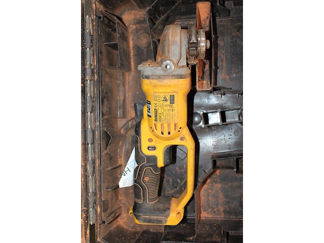 Accu haakse slijptol dewalt in kunststof koffer. defect. - afbeelding 2 van  2