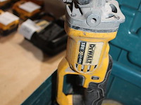 Accu haakse slijptol dewalt met accu en lader in kunststofkoffer. - afbeelding 3 van  3
