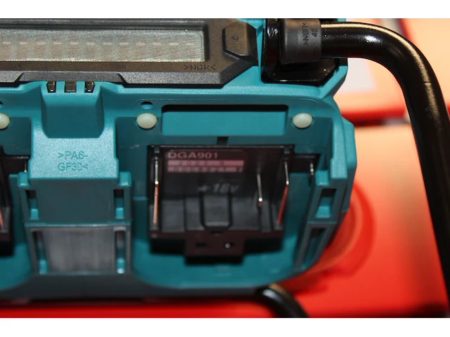 Accu haakse slijptol makita dga901 voor 2 x 18v. exclusief accu's - afbeelding 2 van  3