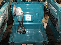 Accu haakse slijptol maktia met accu in kunststofkoffer. - afbeelding 1 van  2