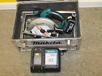Accu handcirkelzaagmachine makita met accu en acculader in koffer. - afbeelding 1 van  2