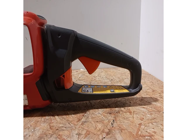 Accu heggenschaar husqvarna, 536lihd60x, bouwjaar 2015 - afbeelding 3 van  9