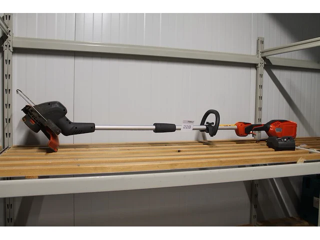 Accu kantenmaaier husqvarna 110il met accu en acculader. - afbeelding 1 van  3