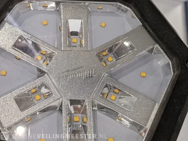Accu led bouwlamp milwaukee, m18 sal, bouwjaar 2021 - afbeelding 10 van  13