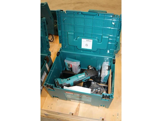 Accu multitool body makita dtm51 in mbox met diverse accessoires. - afbeelding 2 van  3