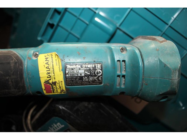 Accu multittool makita met accu en lader in kunststofkoffer. - afbeelding 3 van  3