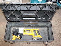 Accu reciprozaag dewalt met 2 accu's in koffer. - afbeelding 1 van  2