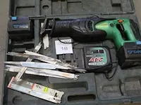 Accu reciprozaag hitachi cr 24dv met 2 accu's en lader in koffer - afbeelding 2 van  2